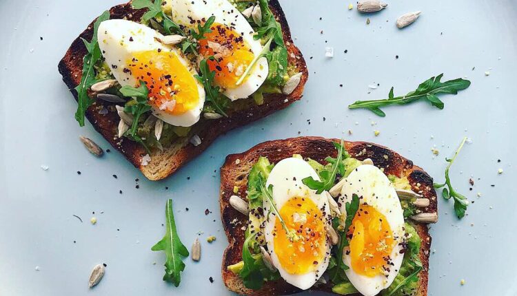 1723565539 914 ۱۵ ایده صبحانه برای افت وزن سالم ۴ مسئله