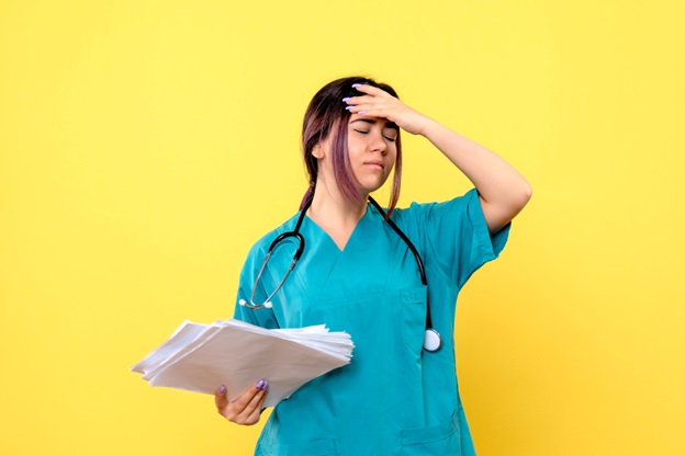 آگهی/ مجازات اشتباه پزشکی + راه چاره دلگرم کننده برای حبس و پرداخت دیه 6 1696723011 109 آگهی مجازات اشتباه پزشکی راه چاره دلگرم کننده برای