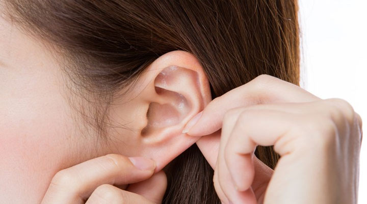 نقاط حساس بدن زنان و مردان برای تحریک جنسی 20 نقاط حساس بدن؛ گوشها