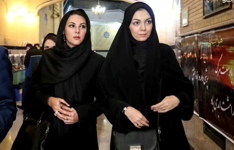 عکسِ تلخ آزاده نامداری در مراسم ختم مرتضی پاشایی