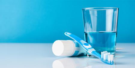 منفعت گیری بیشتر از حد از دهانشویه ضدعفونی کننده ممنوع 1 استفاده بیش از حد از دهانشویه ضدعفونی کننده ممنوع