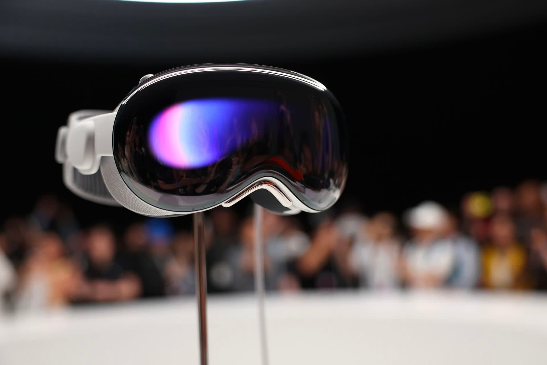 اپل چگونه ویژن پرو را در فروشگاه‌ها به‌نمایش می‌گذارد؟