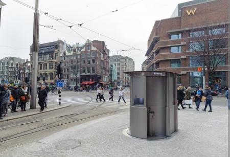 ساخت توالت‌های عمومی که از زیرزمین بیرون می‌آیند+عکس