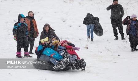 تفریح جالب جوانان همدانی روی برف+عکس