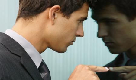 ویژگی رفتاری افرادی که مانع پیروزی خود خواهد شد 1 ویژگی رفتاری کسانی که مانع موفقیت خود میشوند