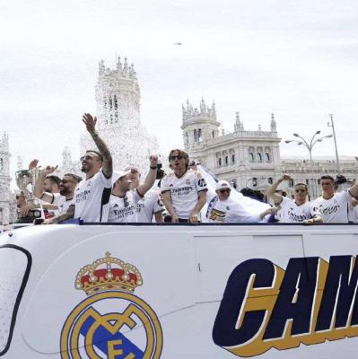 جشن قهرمانی رئال مادرید در لالیگا + عکس_سودو تکنولوژی 1 جشن قهرمانی رئال مادرید در لالیگا + عکس