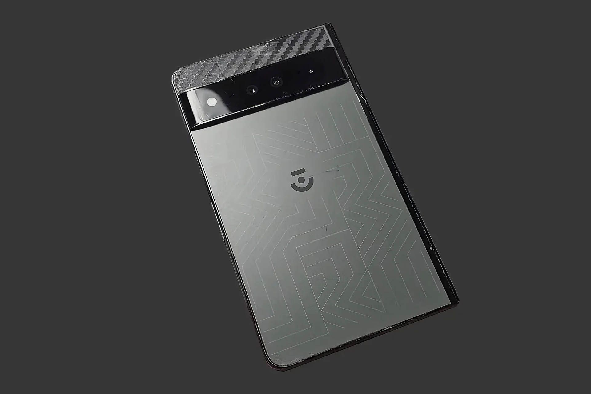 تصاویر نمونه آزمایشی پیکسل فولد لو رفت؛ دستگاهی که هیچ زمان تشکیل نشد_سودو تکنولوژی 15 پنل پشتی گوشی تاشو pipit از گوگل در حالت بسته