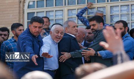 واکنش های ظریف و پزشکیان به انتقادهای یک شهروند اصفهانی + عکس