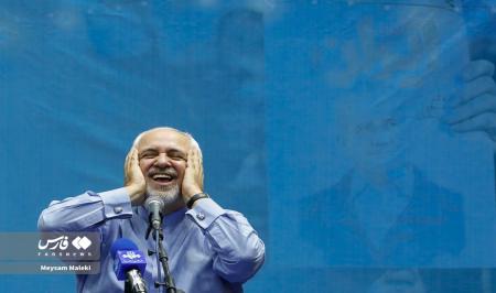 ژست های شگفت ظریف در تجمع انتخاباتی قزوین + عکس_سودو تکنولوژی 4 ژست های عجیب ظریف در تجمع انتخاباتی قزوین + عکس