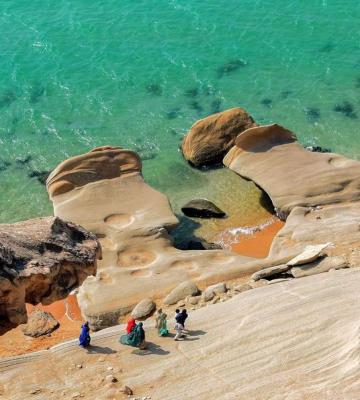 گردشگران در ساحل زیبای بندر مقام در هرمزگان_سودو تکنولوژی 9 گردشگران در ساحل زیبای بندر مقام در هرمزگان