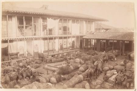 عکس قدیمی و دیدنی از کاروانسرای رشت_سودو تکنولوژی 15 تصویر قدیمی و تماشایی از کاروانسرای رشت