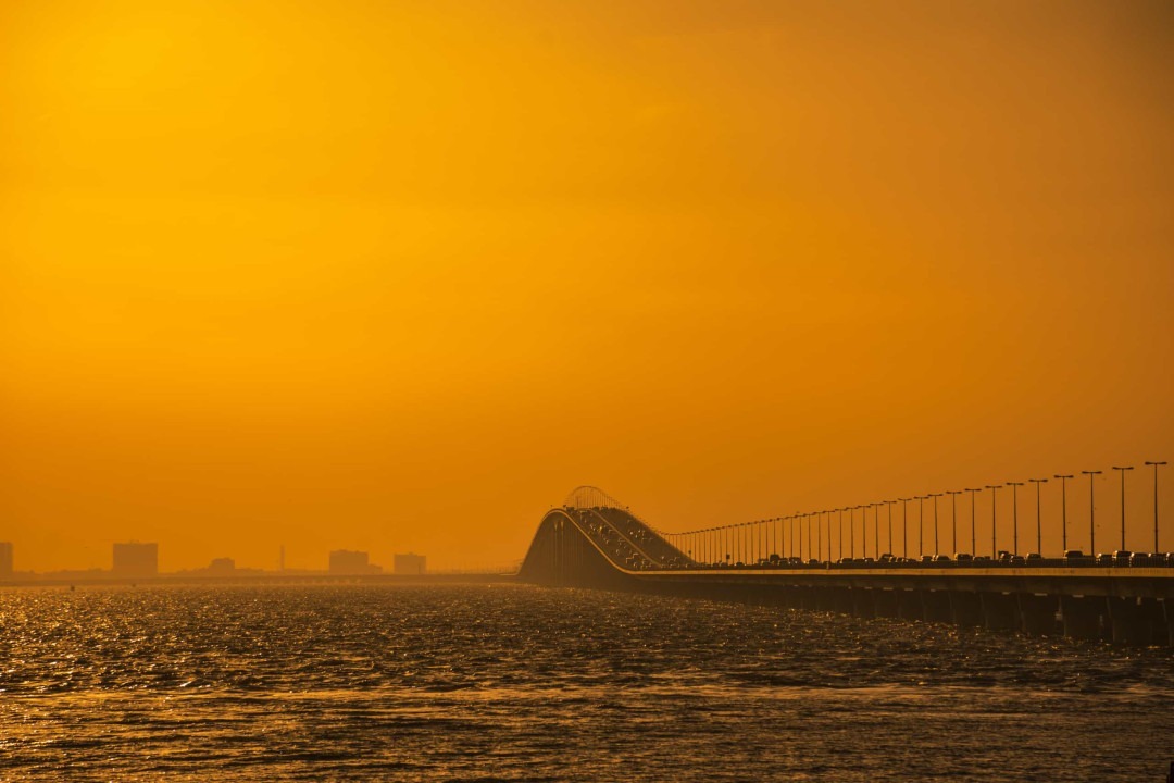 از «پلِ دوستی» ملل تا بلندترین آبشارها؛ منحصر به فردترین مرزها بین کشورهای جهان از «پلِ دوستی» ملل تا بلندترین آبشارها؛ منحصر به فردترین مرزها بین کشورهای جهان