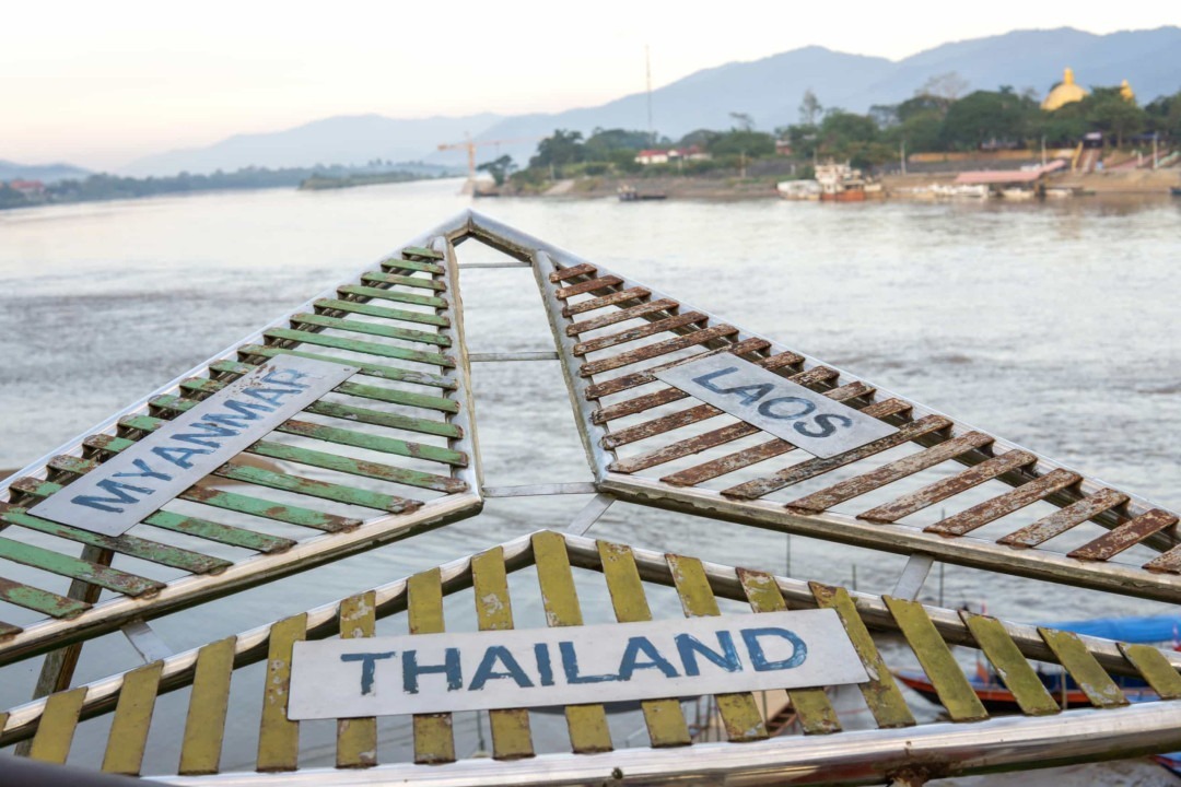 از «پلِ دوستی» ملل تا بلندترین آبشارها؛ منحصر به فردترین مرزها بین کشورهای جهان از «پلِ دوستی» ملل تا بلندترین آبشارها؛ منحصر به فردترین مرزها بین کشورهای جهان