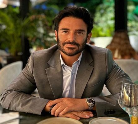  رونمایی محمدرضا گلزار از ساعت لاکچری و یک میلیارد تومانی‌اش+ عکس