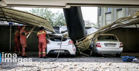عکس جدیدی از له شدن سقف هیوندا وُلستر در پی سقوط جرثقیل روی ساختمان شهرداری در خیابان حافظ_سودو تکنولوژی 2 عکس جدیدی از له شدن سقف هیوندا وُلستر در پی سقوط جرثقیل روی ساختمان شهرداری در خیابان حافظ