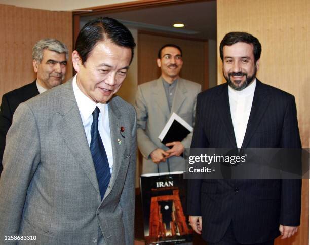 عکس های یادگاری احمدی نژاد در مذاکرات هسته ای سال 89_سودو تکنولوژی 5 ماجرای این عکس یادگاری احمدینژاد/ عراقچی درباره مذاکرات هستهای چه گفت؟