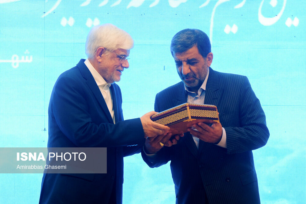 دو هدیه متغیری که عارف به ضرغامی داد+عکس_سودو تکنولوژی 1 1726776730 622 دو هدیه متغیری که عارف به ضرغامی دادعکس سودو تکنولوژی