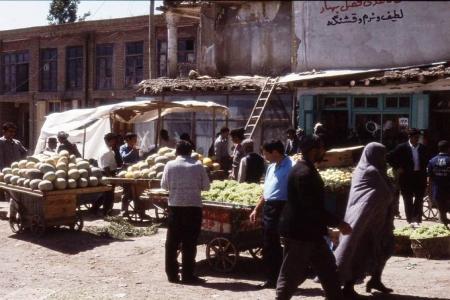 حال و هوای بازار میوه ارومیه در سال ۱۳۴۵ خورشیدی_سودو تکنولوژی 1 حال و هوای بازار میوه ارومیه در سال ۱۳۴۵ خورشیدی_سودو تکنولوژی