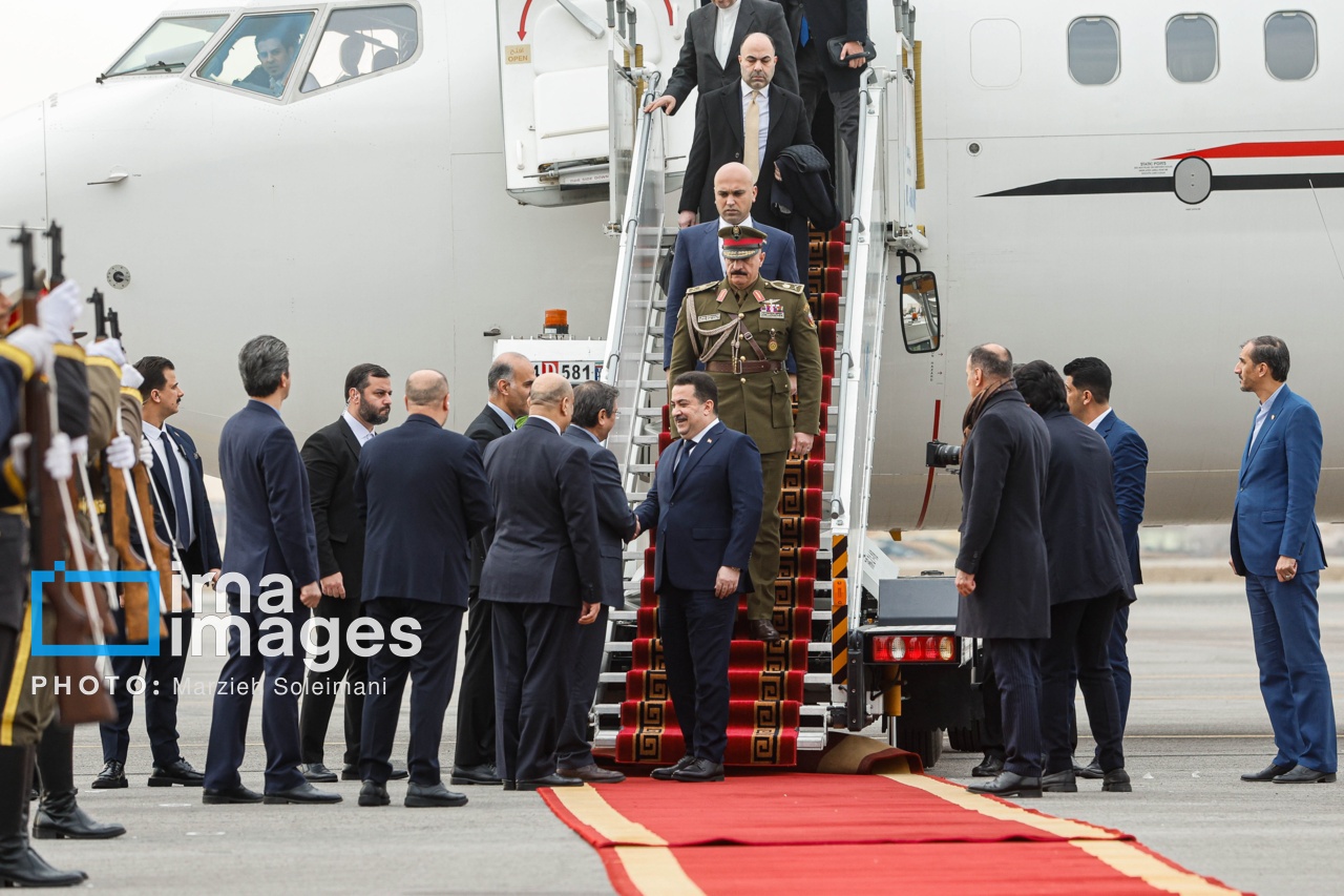 نخست وزیر عراق در فرودگاه مهرآباد تهران نخست وزیر عراق در فرودگاه مهرآباد تهران