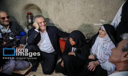 یک قاب دلنشین و ماندگار از پزشکیان در سفر به سیستان و بلوچستان_سودو تکنولوژی 2 یک قاب دلنشین و ماندگار از پزشکیان در سفر به سیستان و بلوچستان