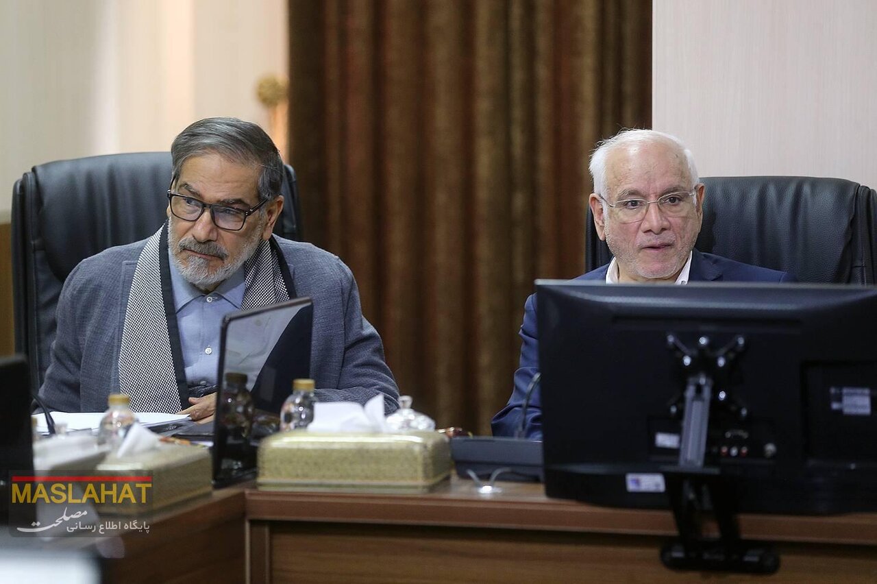 تیپ تازه احمدی نژاد و شمخانی در جلسه بازدید لوایح FATF+ تصاویر_سودو تکنولوژی 8 عکسی از تیپ جدید احمدی نژاد و شمخانی در جلسه بررسی لوایح FATF/ لاریجانی و جلیلی غایب بودند؟