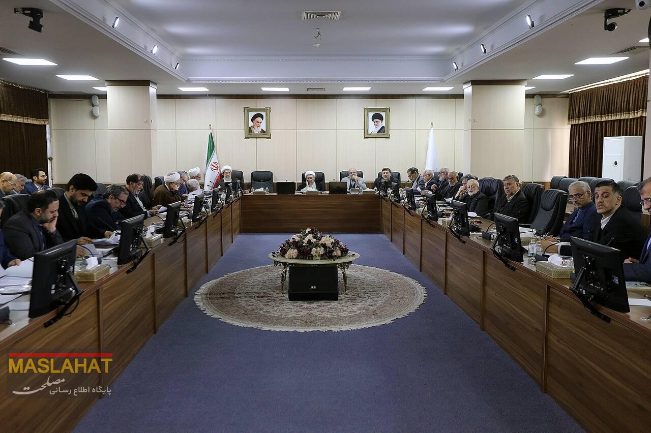 تیپ تازه احمدی نژاد و شمخانی در جلسه بازدید لوایح FATF+ تصاویر_سودو تکنولوژی 10 عکسی از تیپ جدید احمدی نژاد و شمخانی در جلسه بررسی لوایح FATF/ لاریجانی و جلیلی غایب بودند؟