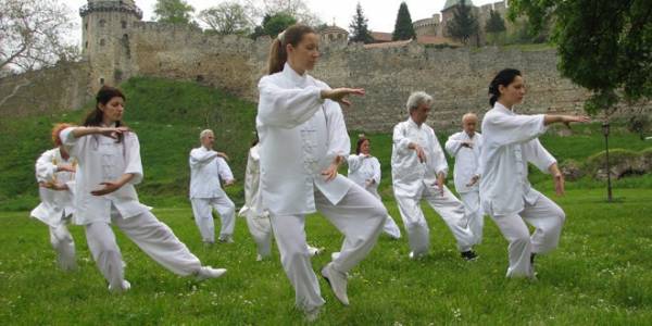 ۱۳ ورزش مناسب برای زنان بالای ۵۰ سال_سودو تکنولوژی 16 1740176318 522 ۱۳ ورزش مناسب برای زنان بالای ۵۰ سال سودو تکنولوژی