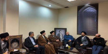 عکسی از ظریف در کنار نوه امام خمینی در عراق+عکس