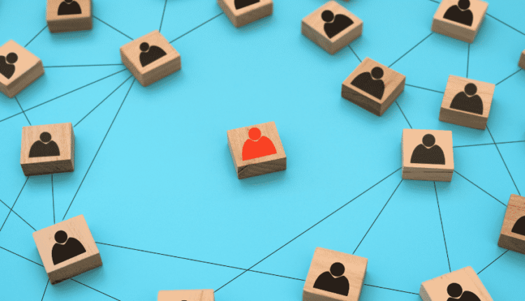 ۱۰ ویژگی رفتاری افراد دورو در رابطه عاطفی_سودو تکنولوژی 18 ۱۰ ویژگی رفتاری افراد دورو در رابطه عاطفی سودو تکنولوژی