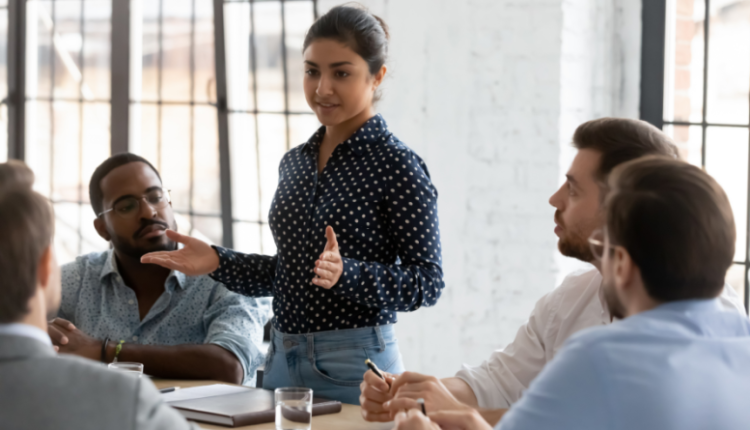 ۱۰ ویژگی رفتاری افراد دورو در رابطه عاطفی_سودو تکنولوژی 17 ۱۰ ویژگی رفتاری افراد دورو در رابطه عاطفی سودو تکنولوژی.webp