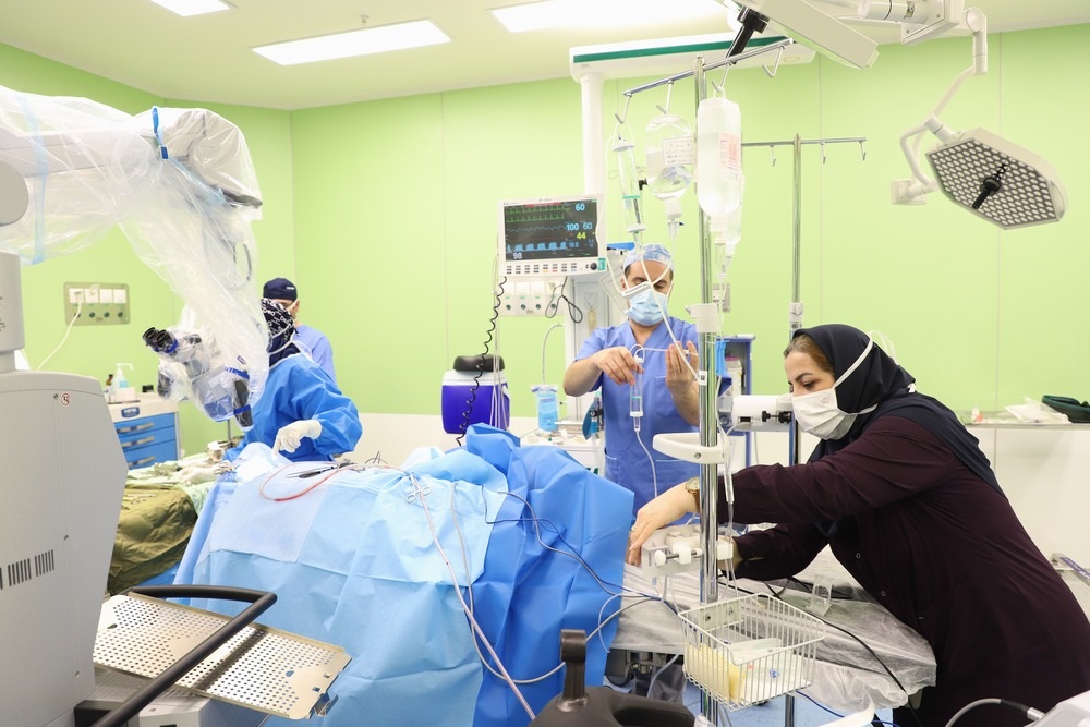 1742534840 514 انجام نخستین جراحی ساقه مغز در بیمارستان کودکان حکیم