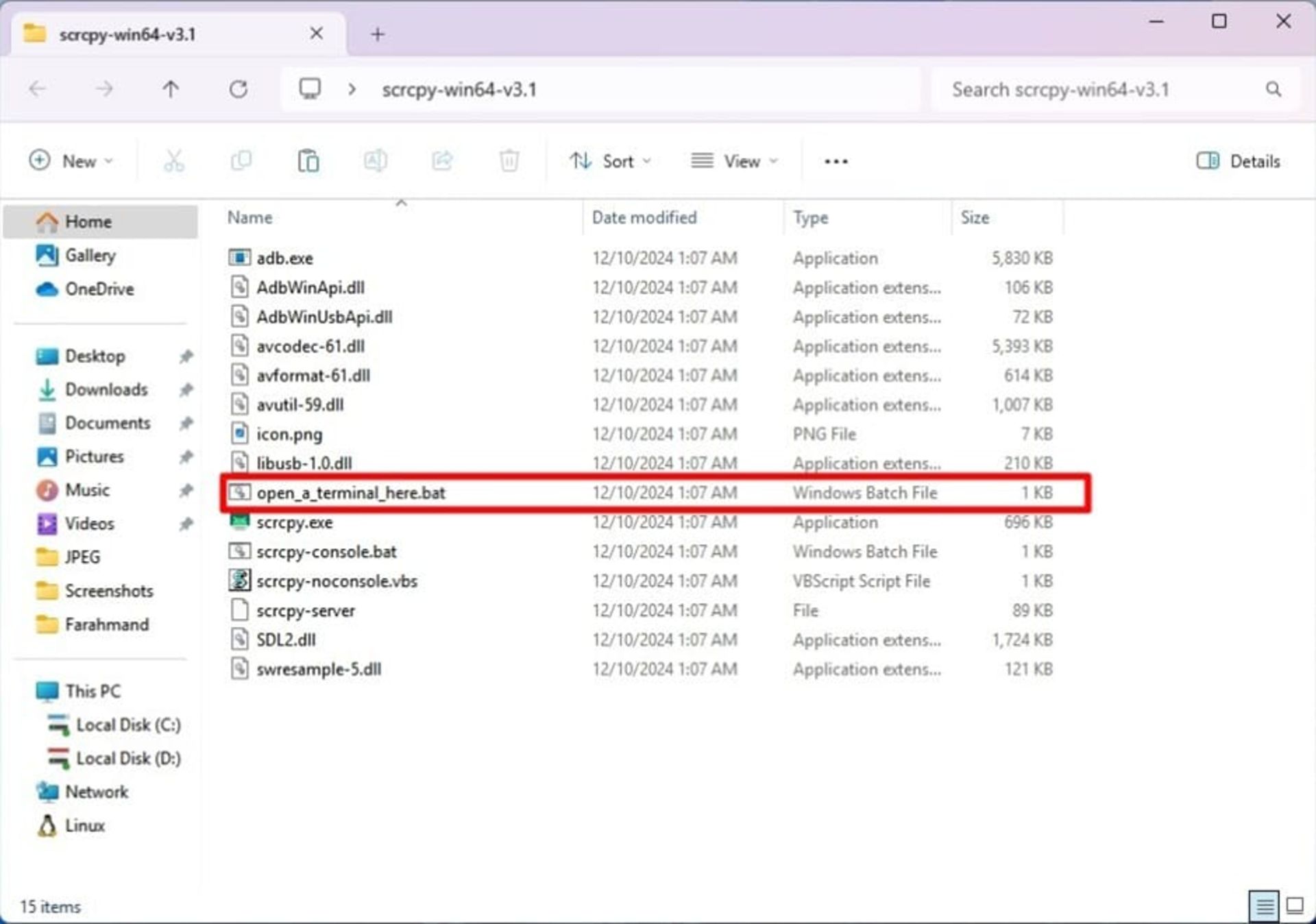 فولدر نرم‌افزار scrcpy در ویندوز - هایلایت فایل open_a_terminal_here.bat