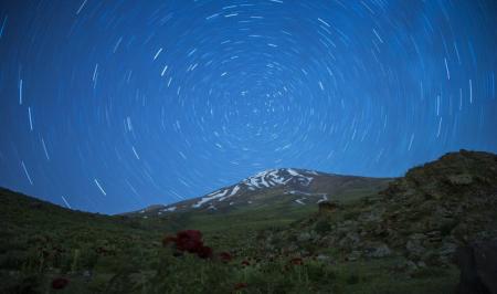 شکوه دماوند در شب‌های ایران