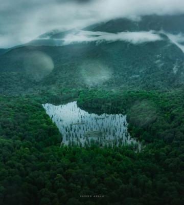 عکس دریاچه ای به شکل ایران در قلب مازندران