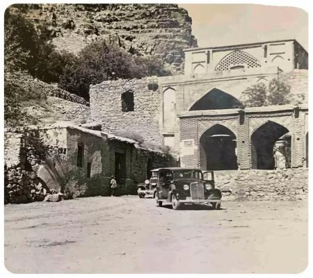 تصویر زیرخاکی از دروازه قرآن در سال ۱۳۱۳ خورشیدی