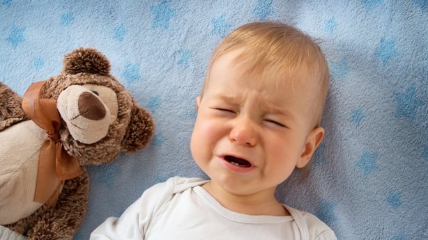 دلایل گریه کردن: ۱۰ علت گریه کردن و اشک ریختن_سودو تکنولوژی 15 دلایل گریه کردن: ۱۰ دلیل گریه کردن و اشک ریختن