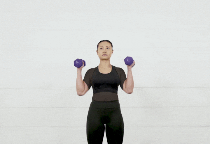 حرکات بدنسازی با دمبل؛ ۲۷ تمرین و انواع حرکات با دمبل_سودو تکنولوژی 66 ورزش با دمبل - پرس سرشانه