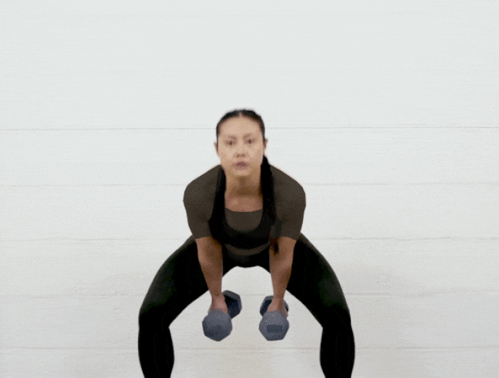 حرکات بدنسازی با دمبل؛ ۲۷ تمرین و انواع حرکات با دمبل_سودو تکنولوژی 70 ورزش با دمبل - سوئینگ دمبل