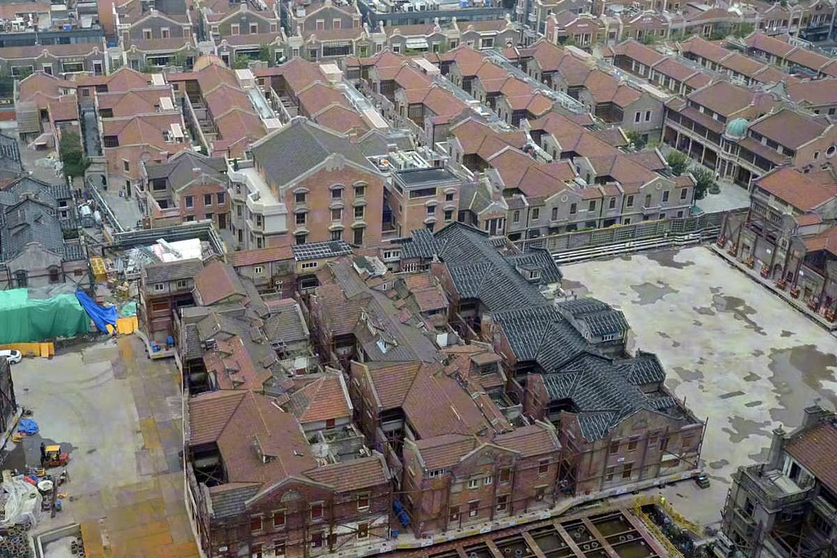 شاهکار شهرسازی چین؛ ربات‌ها تکه‌ای از شانگهای را با تمام ساختمان‌هایش جابه‌جا کردند