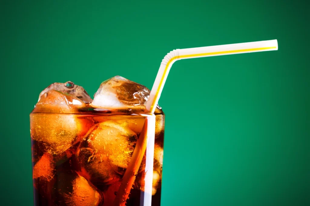 تاثییر نوشابه رژیمی بر دیابت: دوست یا دشمن؟ بازدید کامل مزایا، معایب و حقایق علمی_سودو تکنولوژی 10 روی دیگر سکه؛ معایب و نگرانیهای بلندمدت علمی