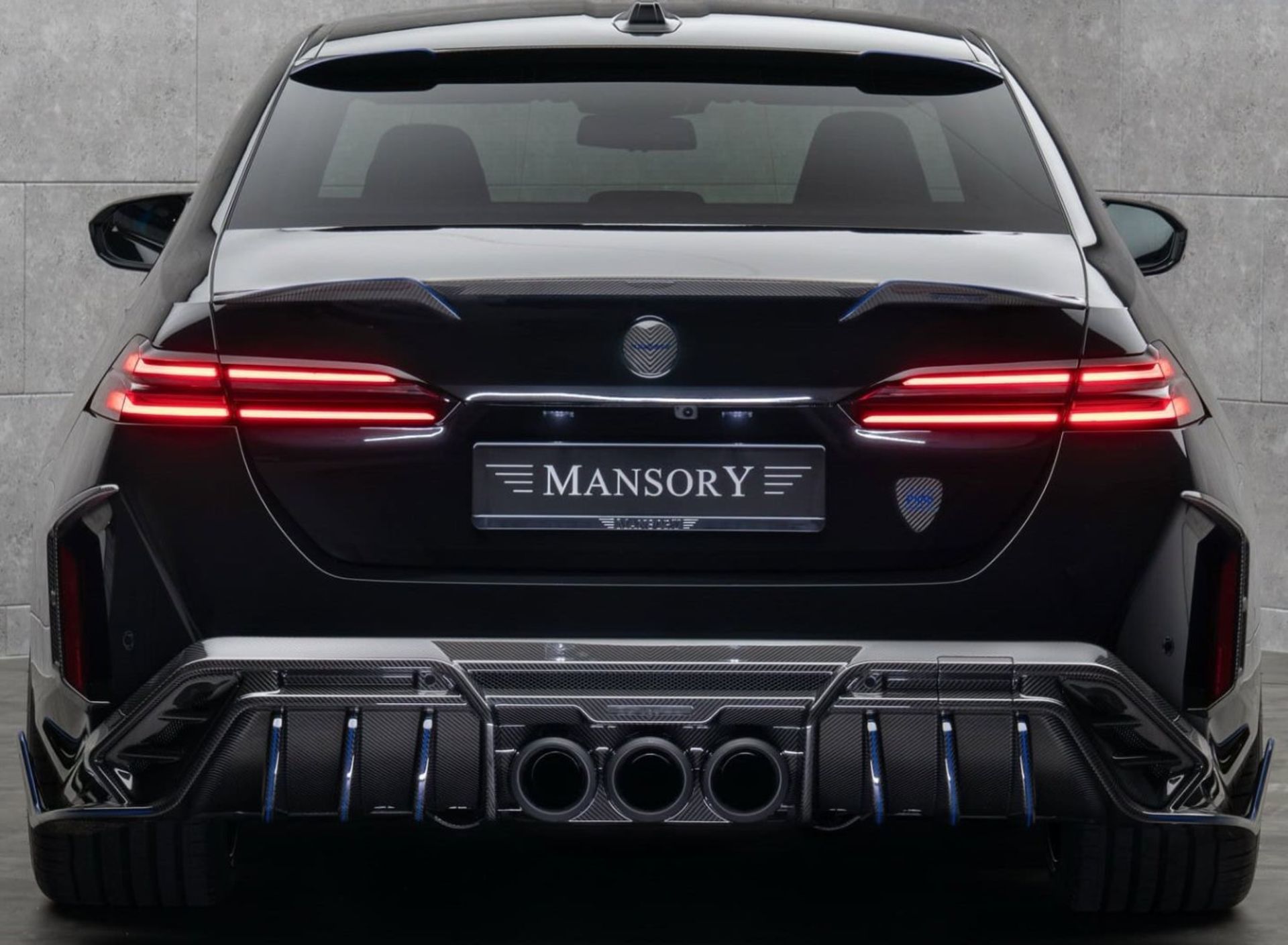 بی ام و M5 منصوری